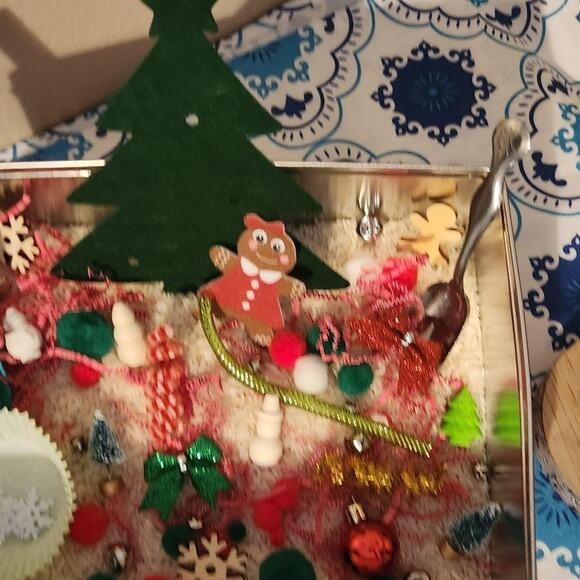Christmas sensory bin handmade add ins Xmas tree gingerbread snowflake ornament - Picture 8 of 11